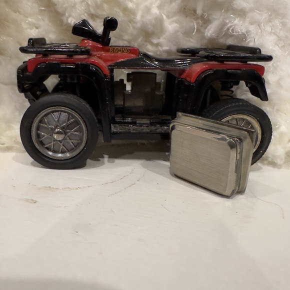 Red Honda Fourtrax 300 Diecast 4-wheeler ATV with working clock - Picture 2 of 10